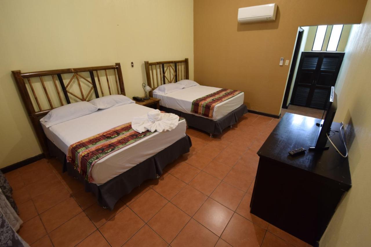 Zafra Hotel Retalhuleu Extérieur photo
